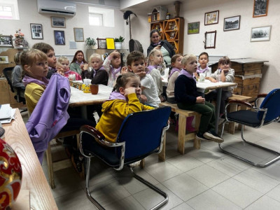  «Кот в шляпе» посетил Пчелотеку